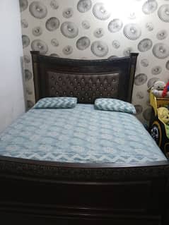 Sale bed with side table and dressing 0