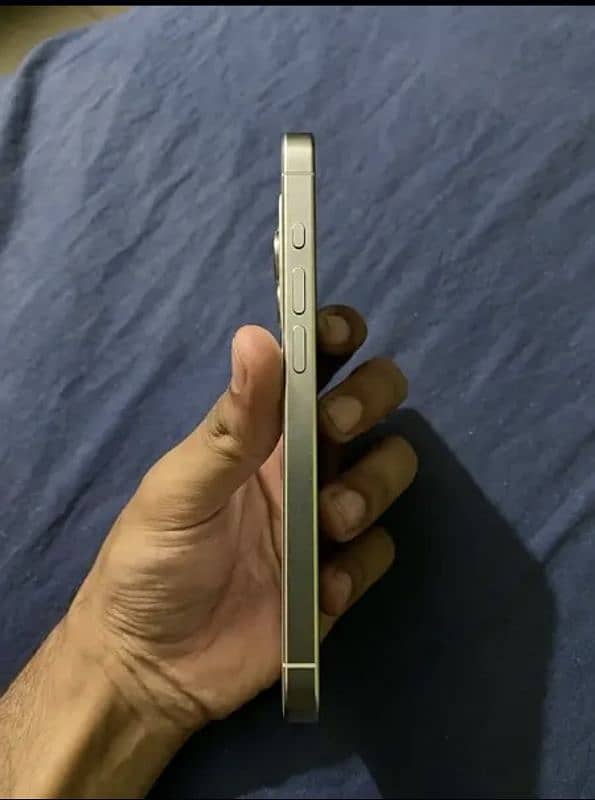 Iphone 15 pro 128GB White Titanium 2