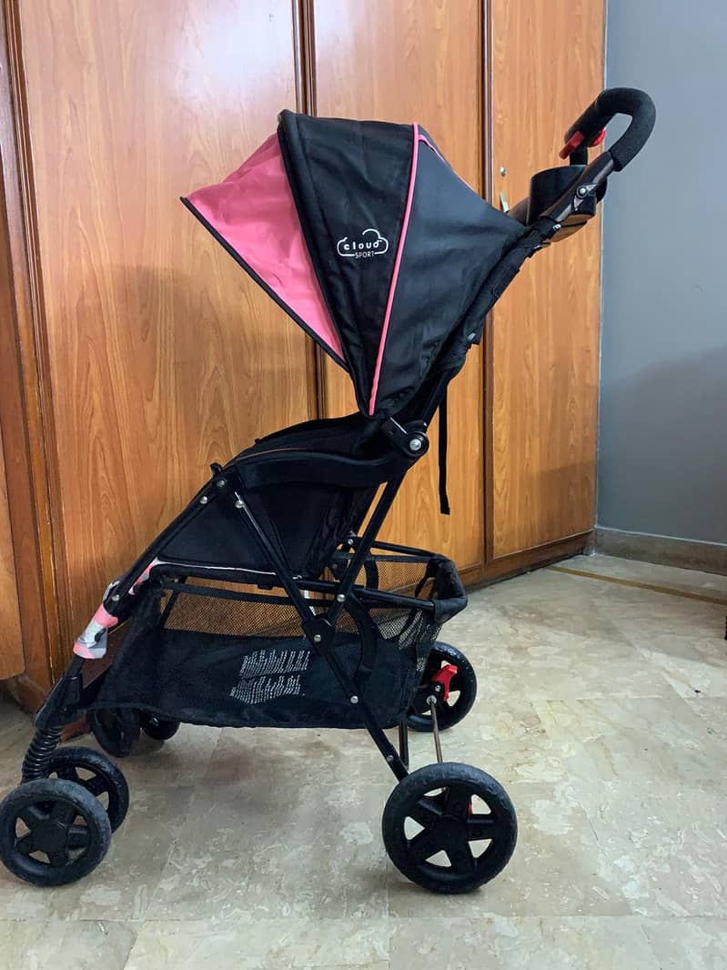 cloud sport pram in excellent condition 4