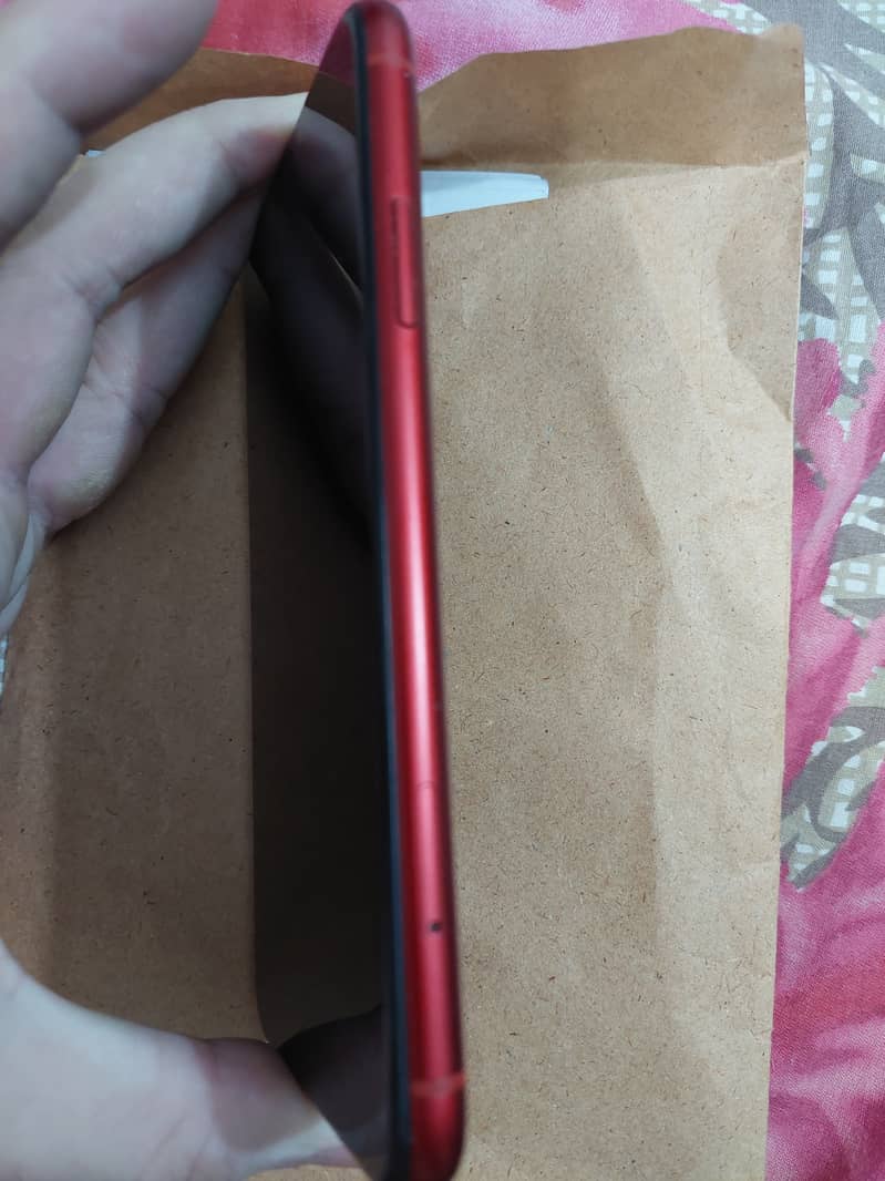 Apple iPhone XR - Non PTA - 64GB - Red 4