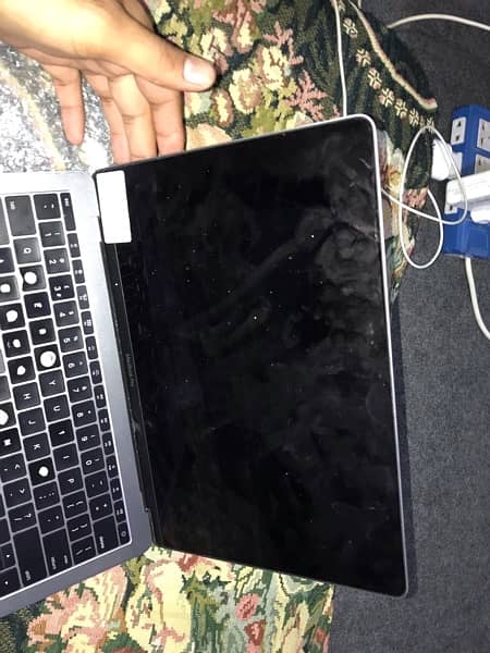 MacBook pro 2016 16GB /256GBssd condition10/9not ON issue I don’t know 7