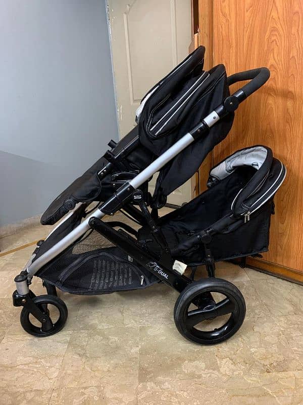 Britax uk twin stroller carrycot plus carseat 4