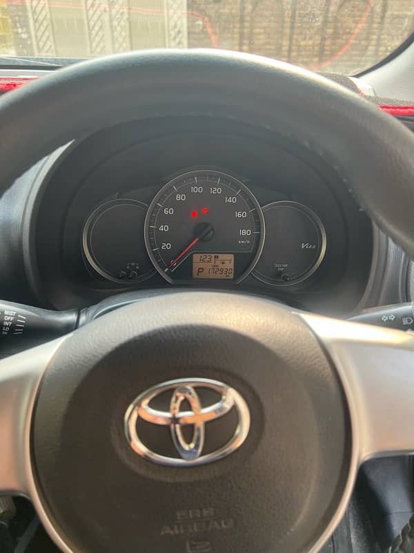 Toyota Vitz 2012 3