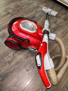 LG Vacuum Cleaner 2000W For Sale !