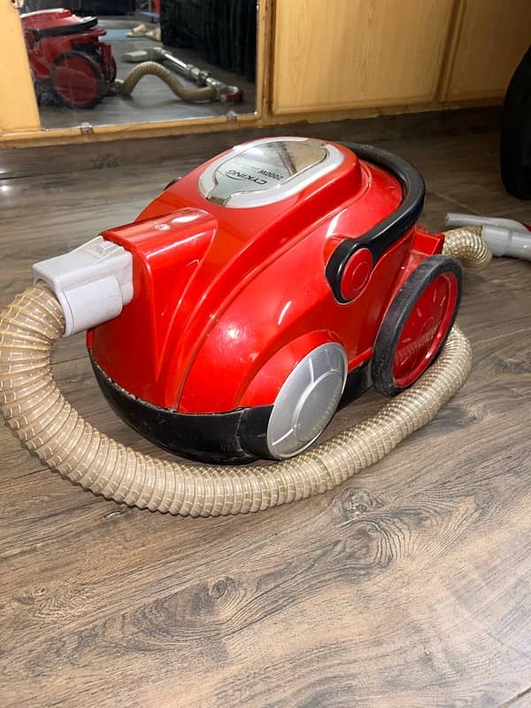 LG Vacuum Cleaner 2000W For Sale ! 1