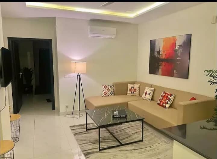 Two beds luxury Flat for rent in daily basis on Bahria town Lahore 2