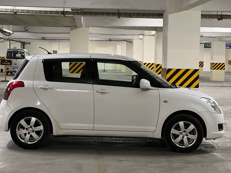 Suzuki Swift 2020 DLX 1.3 Navigation 9