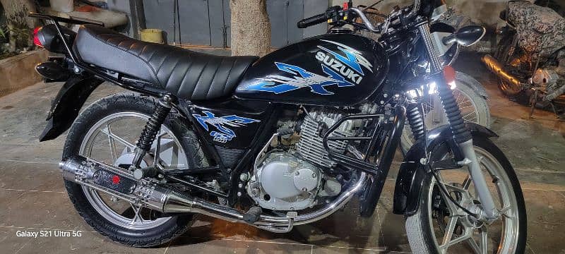 Suzuki gs 150 SE Model 2021 contact 03000742327 0