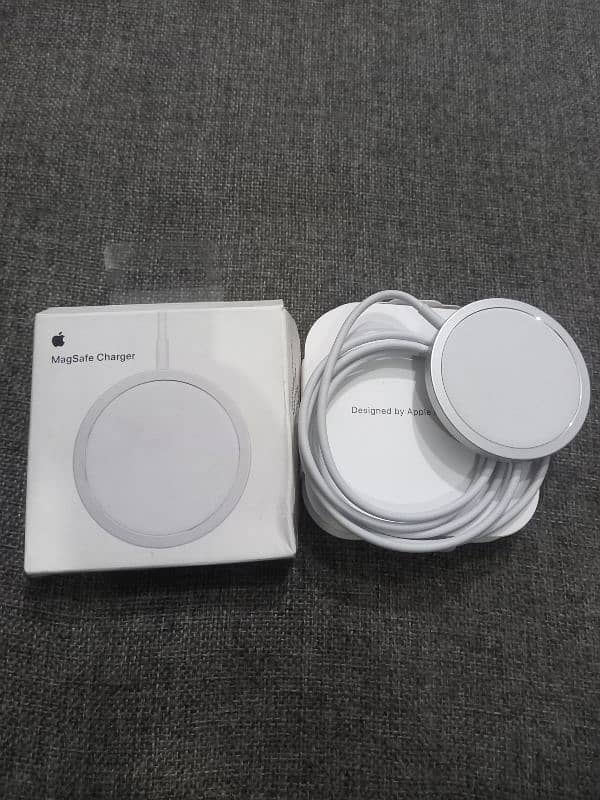 iphone Magsafe original charger 0