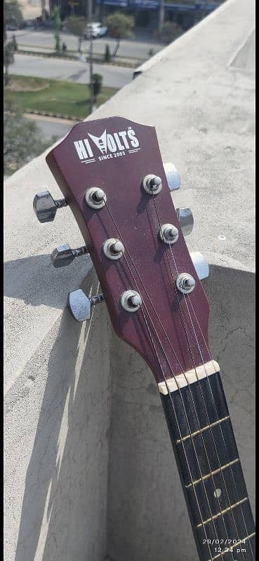 Hi-Volts Guitar, barely used 2