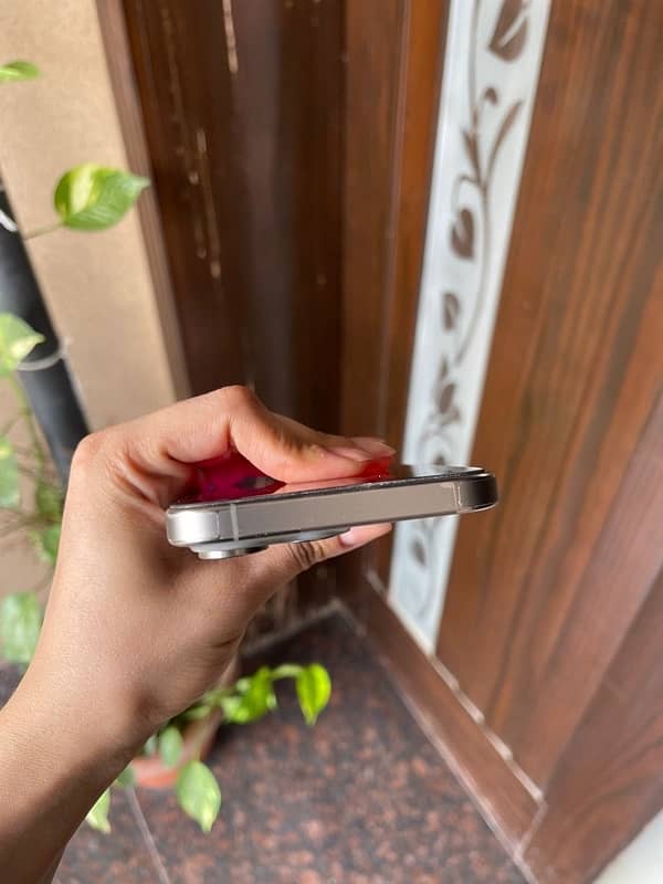 iPhone 15 pro max Natural Titanium Factory UnLocked NON PTA 4