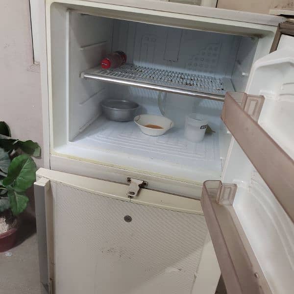 Dawlance refrigerator fridge 2