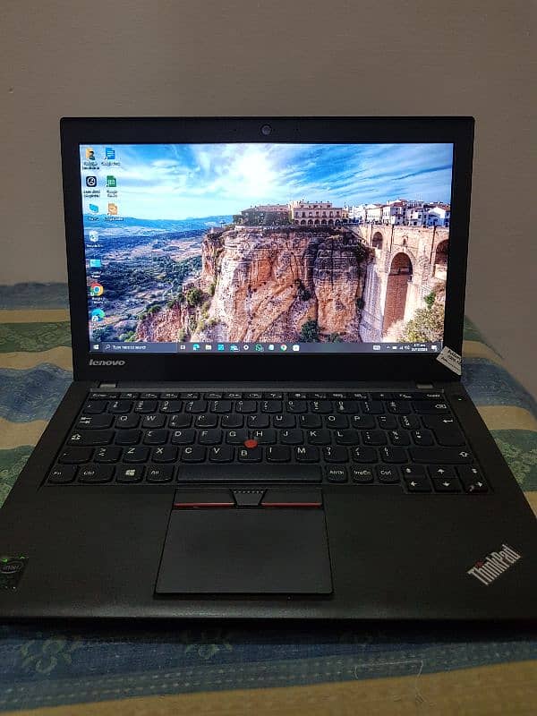 Lenovo Thinkpad X250 laptop for sale. 0