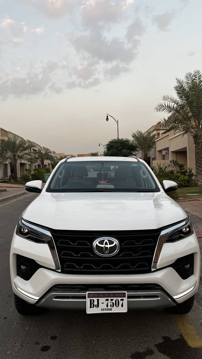 Toyota Fortuner V 4*4 2021 1