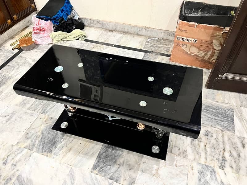 LCD Wall table 3