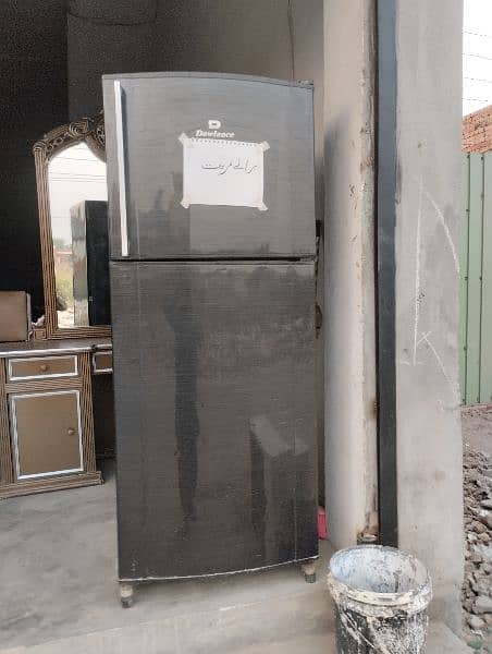 Dowlance Refrigerator 14 cubic fut  Good condition 0