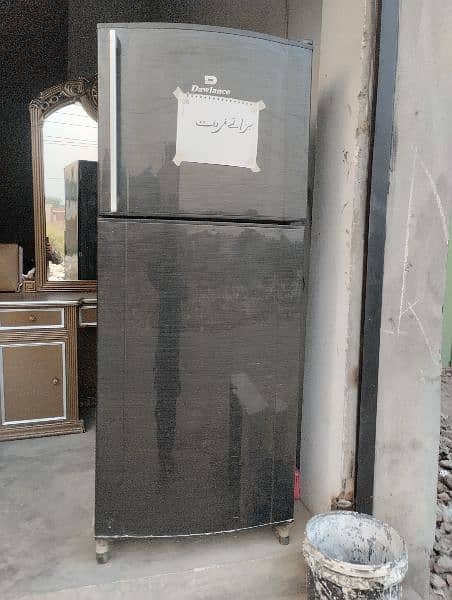 Dowlance Refrigerator 14 cubic fut  Good condition 1