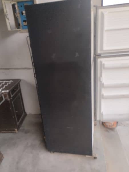 Dowlance Refrigerator 14 cubic fut  Good condition 4