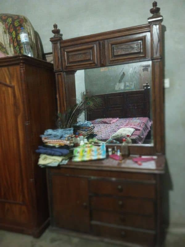 KING SIZE BED AND DRESSING TABLE. . . 2