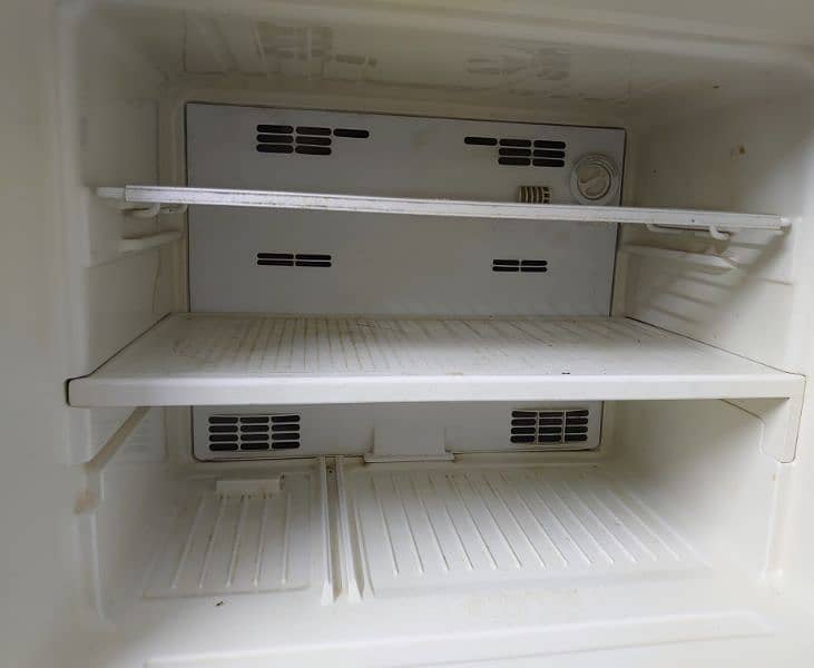 Sanyo no frost Refrigrator 3