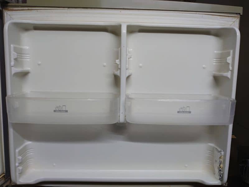 Sanyo no frost Refrigrator 4