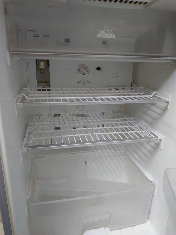 Sanyo no frost Refrigrator 5