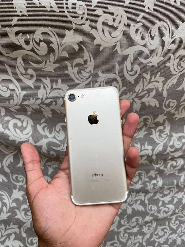 Iphone 7 128GB with box 2