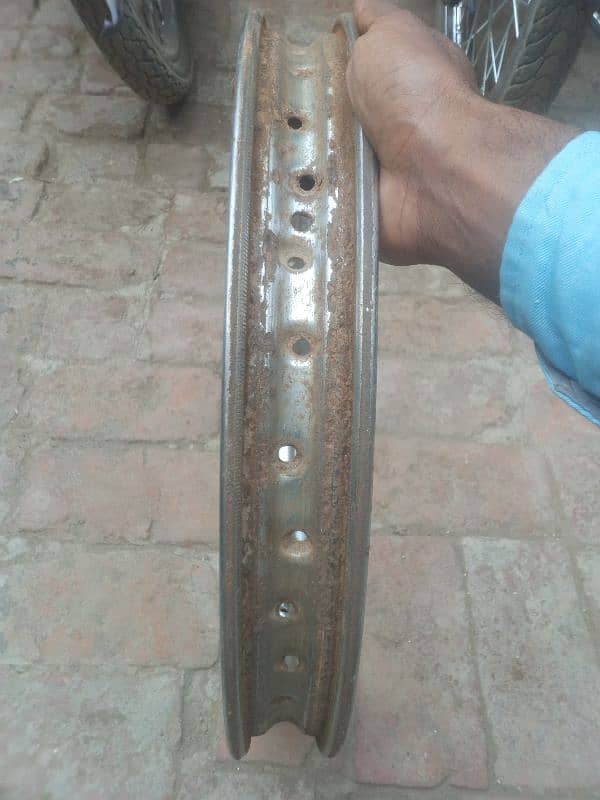 honda 125 ka back rim 1