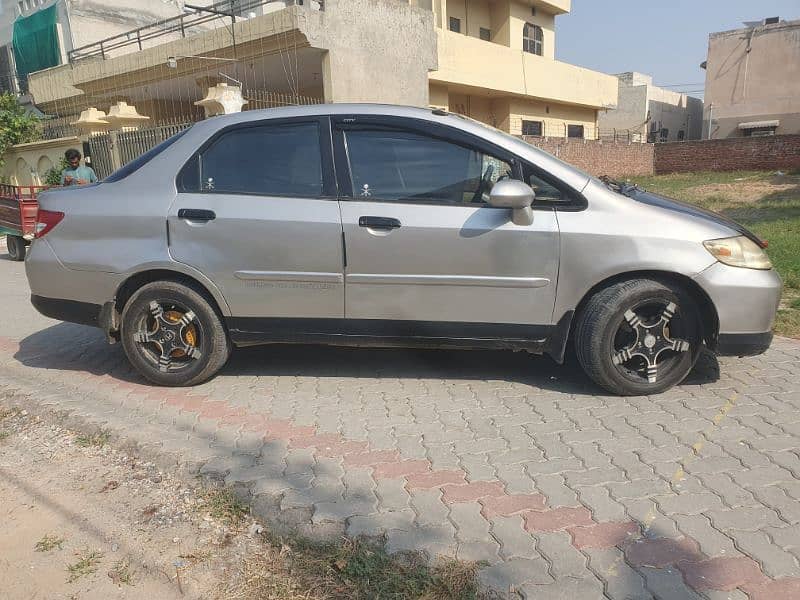 Honda City IDSI 2004 4