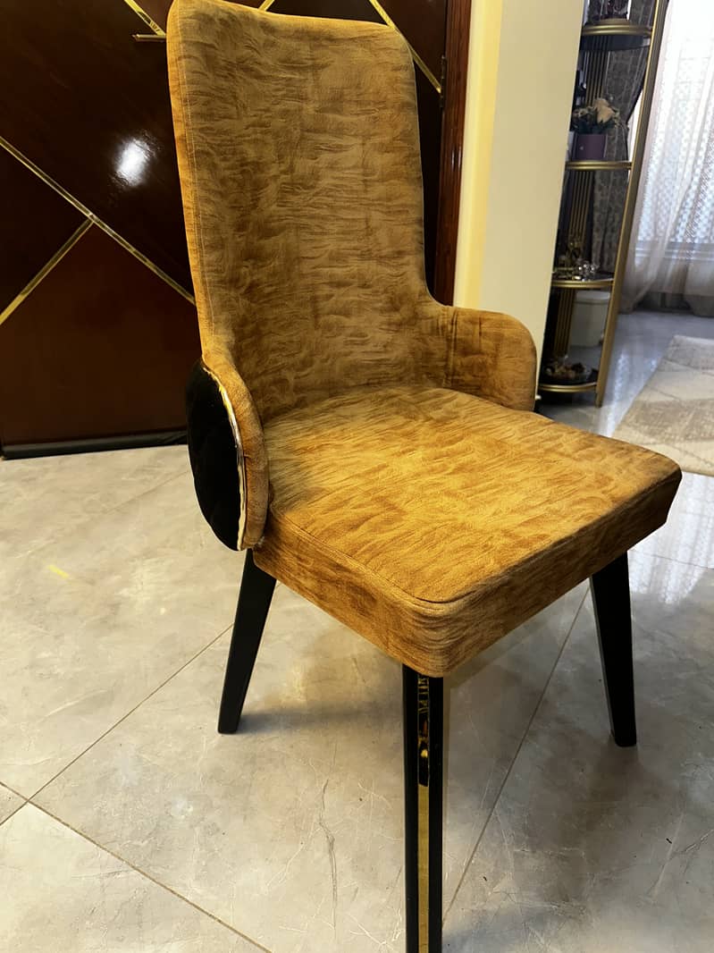 6 dining chairs brand new. 2