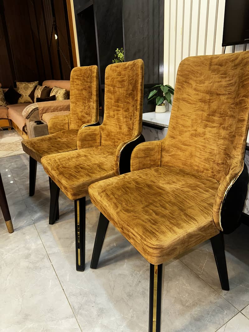 6 dining chairs brand new. 3