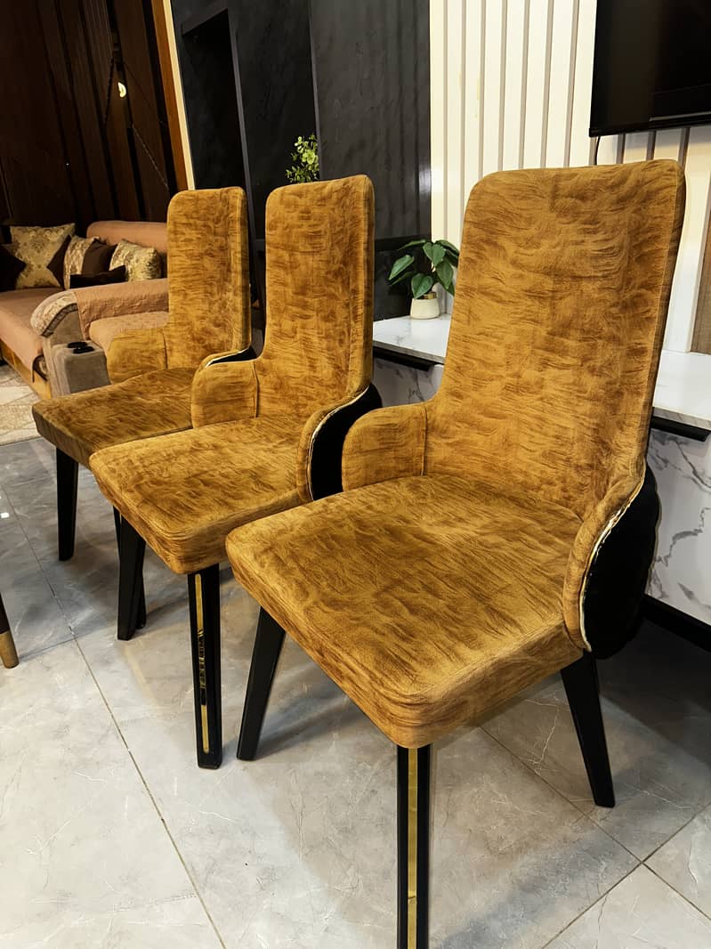 6 dining chairs brand new. 4