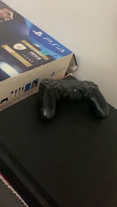 PS4 Slim 500 GB 1 controller 0