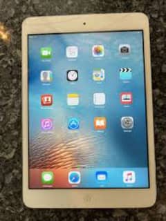 Apple Ipad mini for sale / iPhone ipod IOS compatible