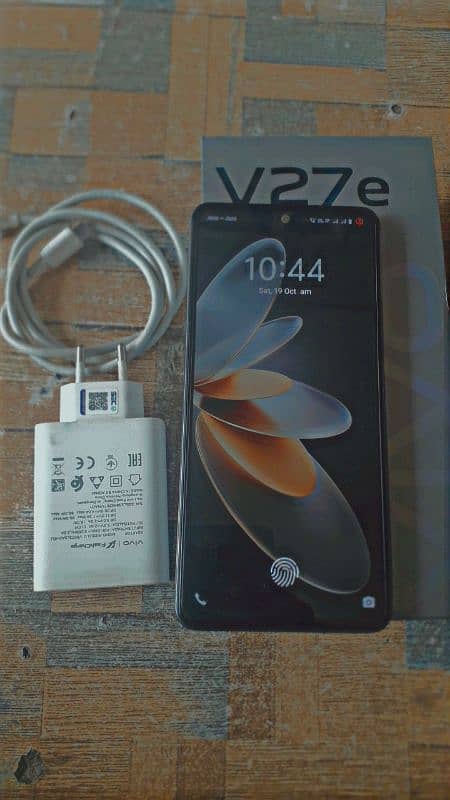 Vivo v27e 8/256 1 month warranty urgent 1