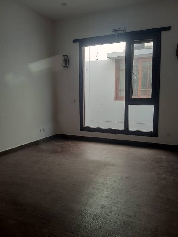 Brand New Portion 400 Sq Yards 4 Beds DD 1st Floor  In KESC Society 10