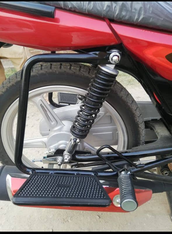 Suzuki GD 110 bike Footrest 1