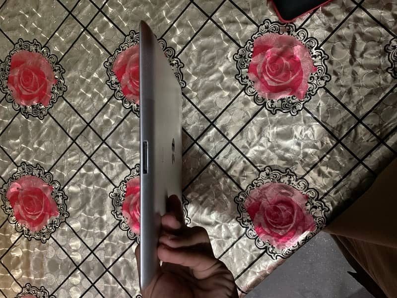 I pad 2 in genuine condition 1