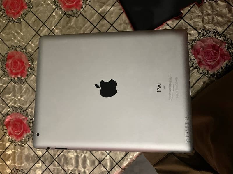 I pad 2 in genuine condition 3