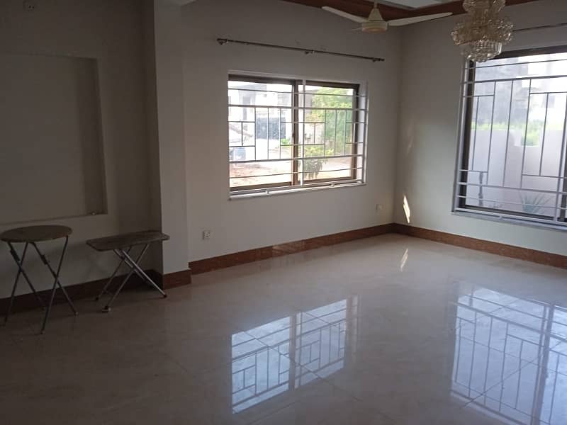 10marla 3beds DD TV lounge kitchen attached baths neat clean ground portion for rent in G 13 4 islamabad 4