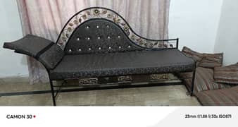 3 Seater Dewan Iron