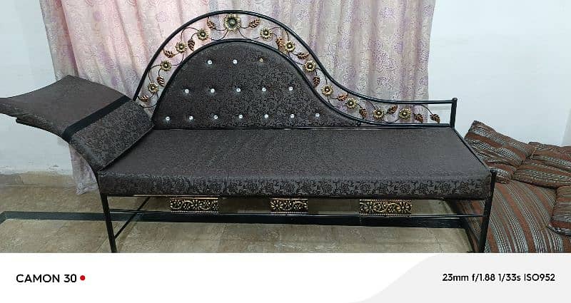 3 Seater Dewan Iron 1