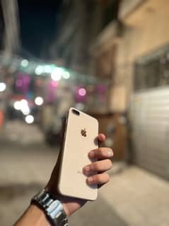 iPhone 8+ 0