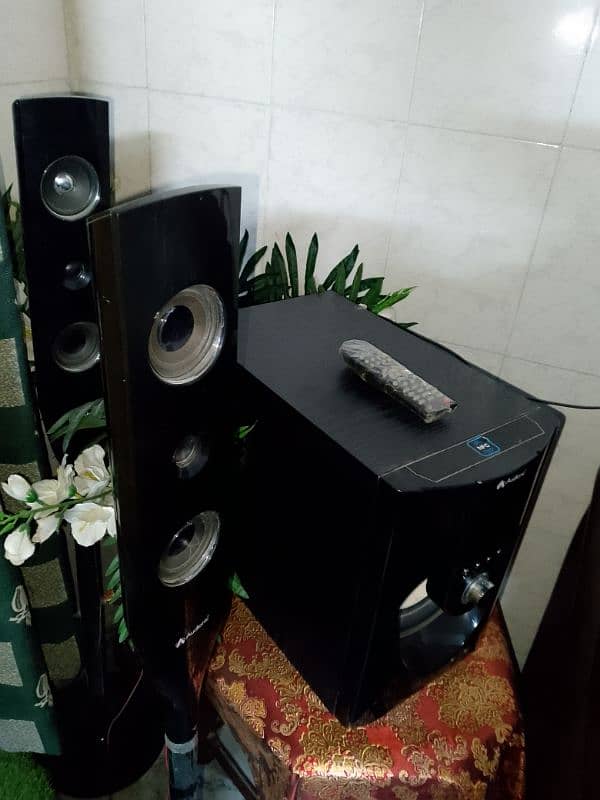 Hometheater system basse with two speakers 2