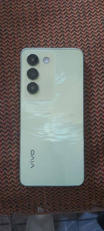 vivo y100 8+8/256gb full box 9 month worrentty 0