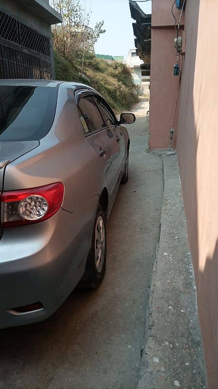 Toyota Corolla GLI 2013 (Full Genuine Home Use Car) 4