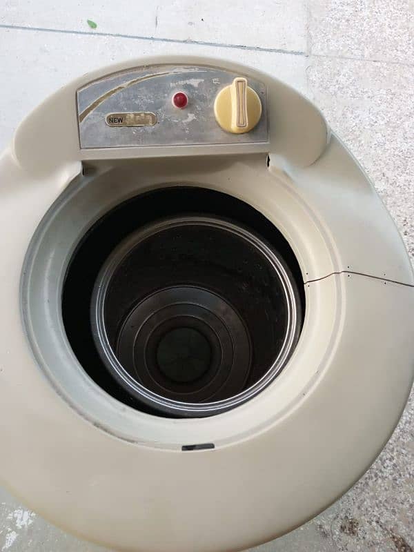 spin dryer machine urgent sale only cal 1