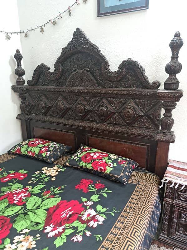 Chinioti art-work bed is available for selling. 0