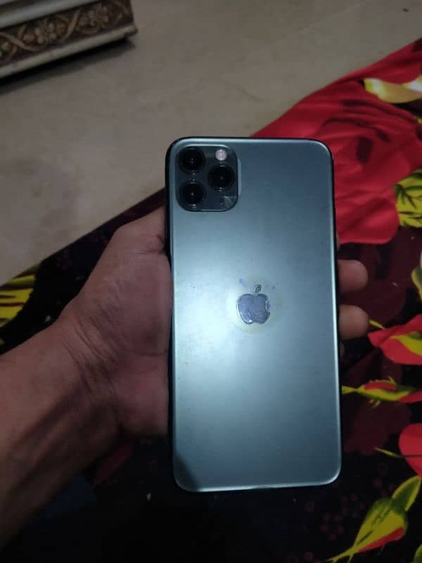 iphone 11 pro max 4