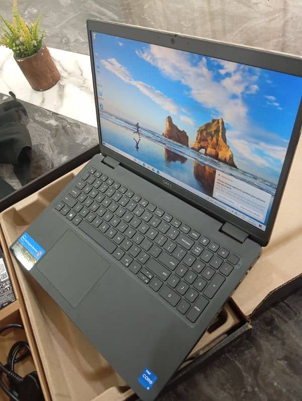 Dell 3530 i5 12th gen 3